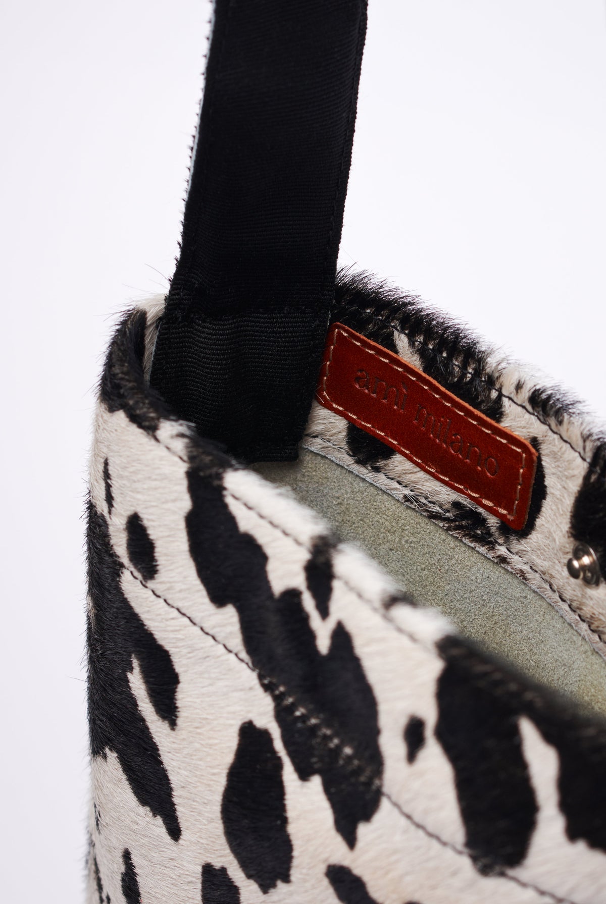 Lea Bag Black & White Pony borsa a spalla in pony bianco e nero Amimi Milano