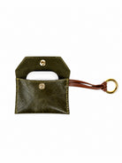 AirPods Case Military Green pelle verde militare aperta Amimì Milano
