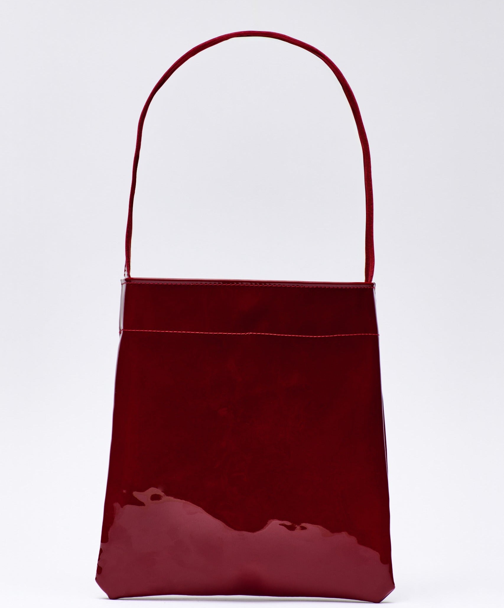 Lea Bag Red Patent borsa a spalla in pelle verniciata rossa, vista frontale, Amimi Milano