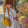 Sophie Bag Suede Yellow video borsa indossata Amimi Milano